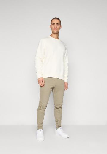 Спортивная кофта