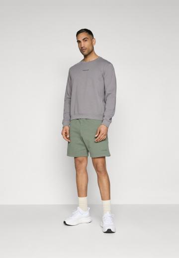 Спортивная кофта