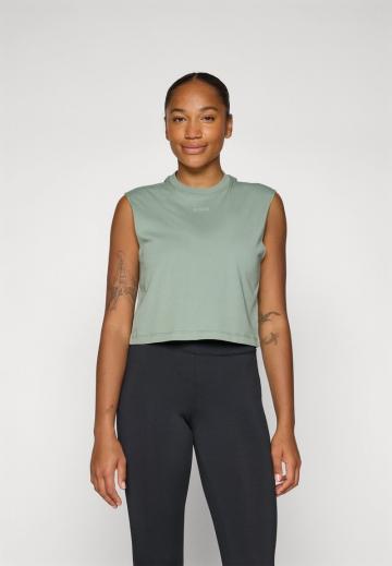 Спортивный топ