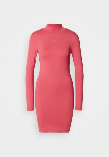 Платье футляр