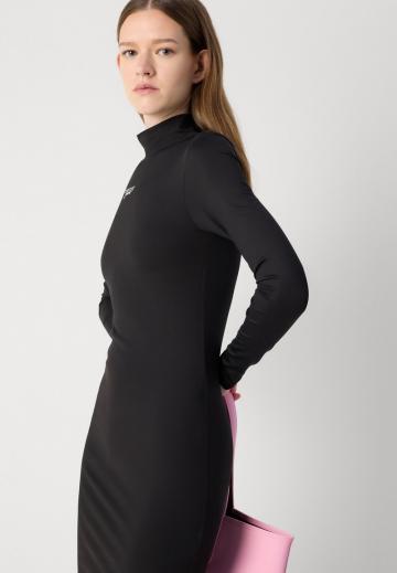 Платье футляр