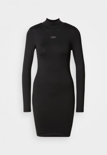 Платье футляр