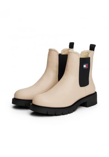 Сапожки на танкетке