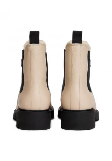 Сапожки на танкетке