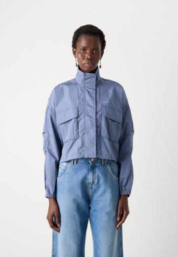 Короткая куртка