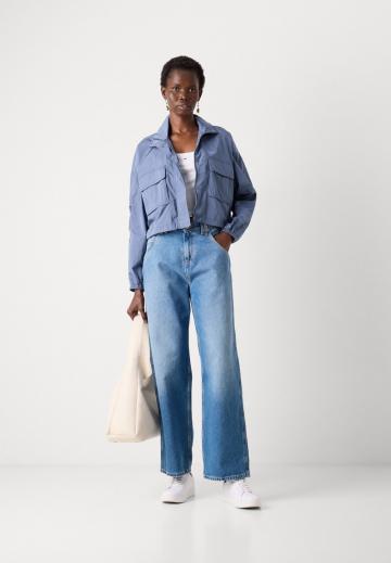 Короткая куртка