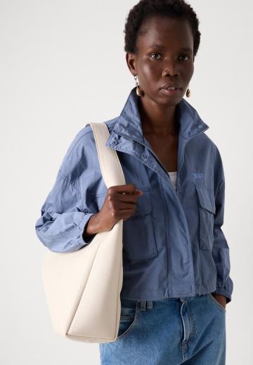 Короткая куртка