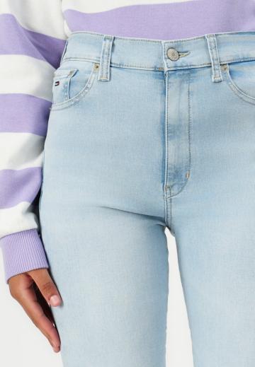 Прямые джинсы