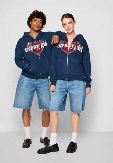 Пуловер с капюшоном