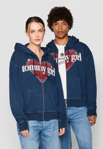 Пуловер с капюшоном