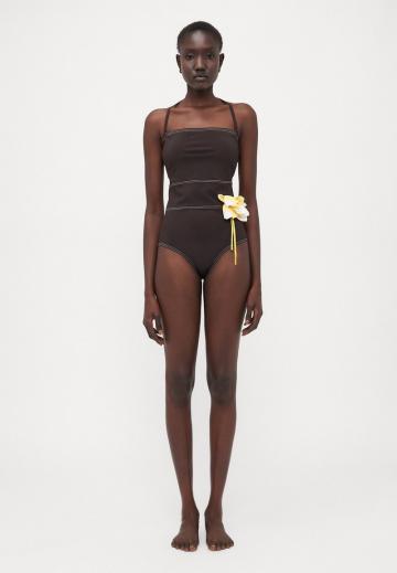 Слитный купальник