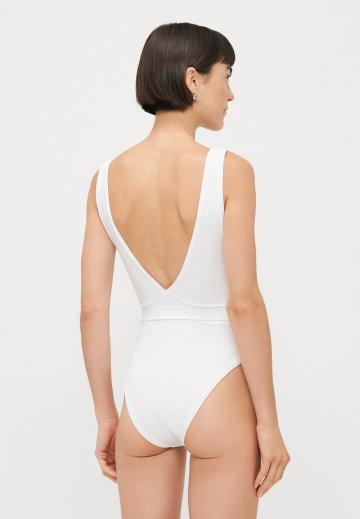 Слитный купальник