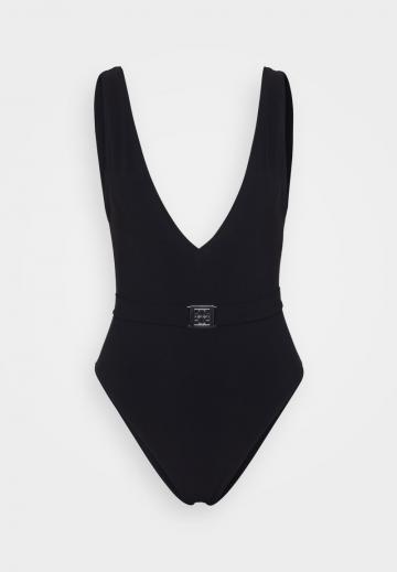 Слитный купальник