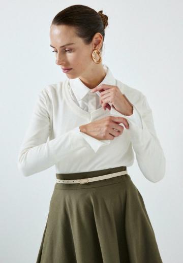 Пуловер с вырезом V