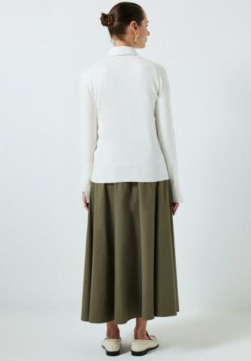 Пуловер с вырезом V