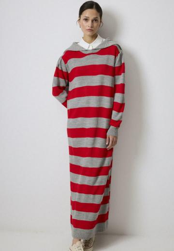 Вязаное платье