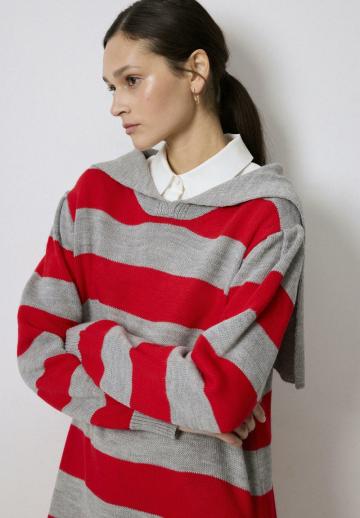 Вязаное платье