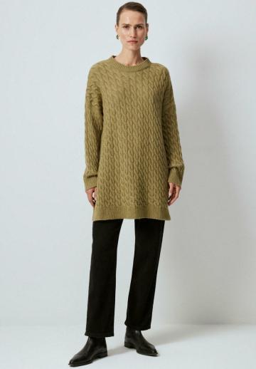 Длинный пуловер