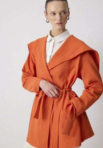 Короткое пальто