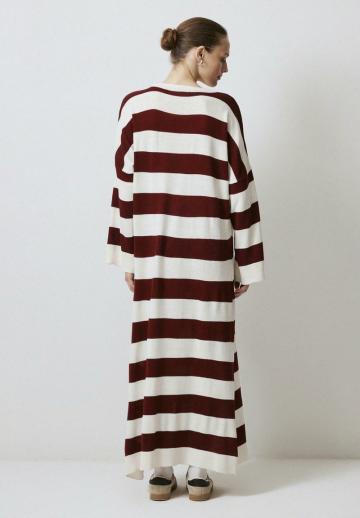 Вязаное платье