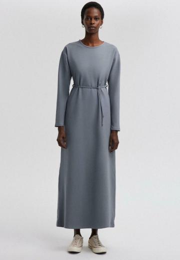 Вязаное платье