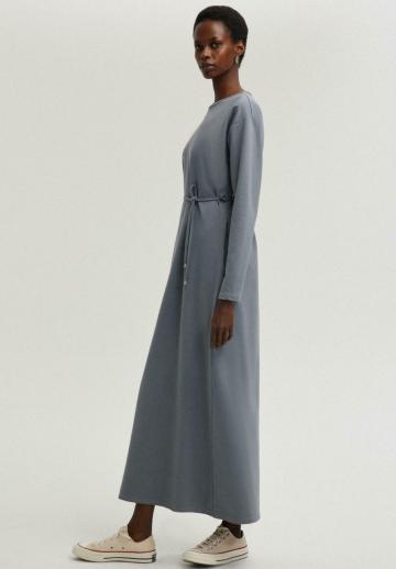 Вязаное платье