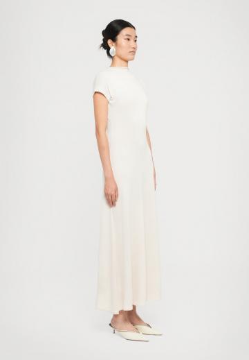 Вязаное платье