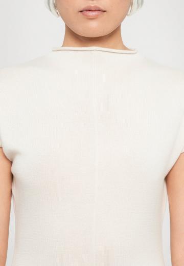 Вязаное платье