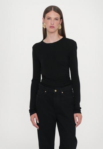 Джинсы бойфренда