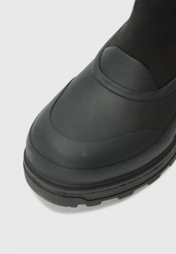 Сапожки на танкетке