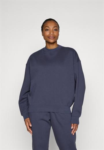 Спортивная толстовка