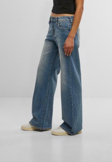 Свободные джинсы