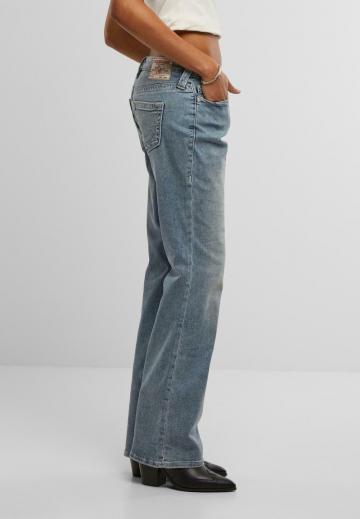 Клешеные джинсы