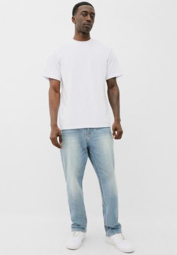 Прямые джинсы