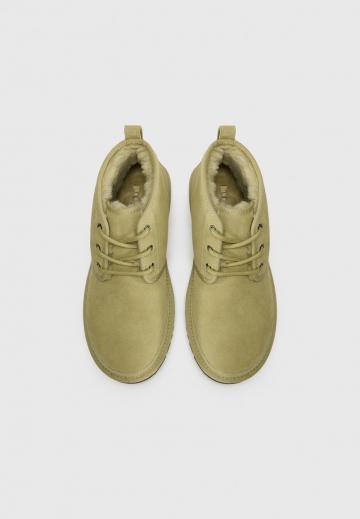 Ботинки на шнуровке