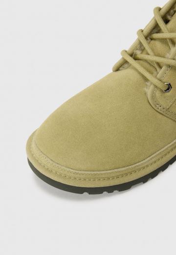 Ботинки на шнуровке