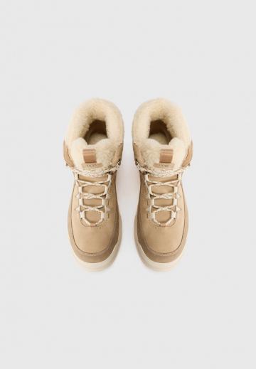 Ботинки на шнуровке