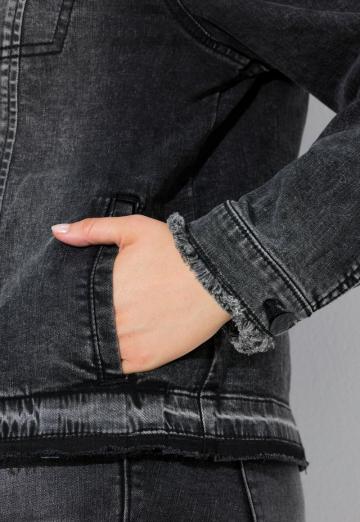 Джинсовая куртка