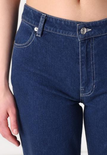 Клешеные джинсы