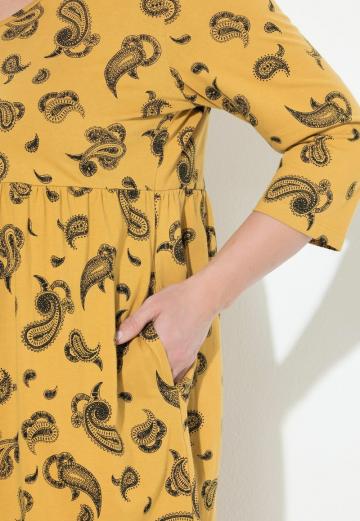 Вязаное платье