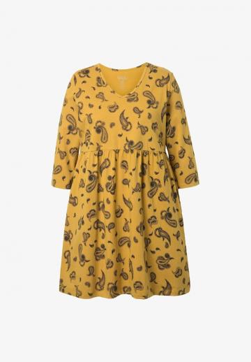 Вязаное платье