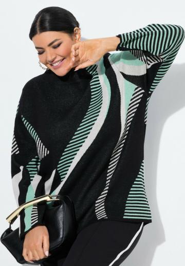 Пуловер в полоску