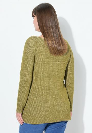 Пуловер в полоску