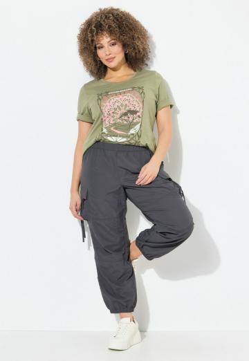 Брюки с накладными карманами