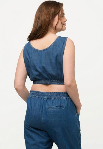 Джинсовая жилетка