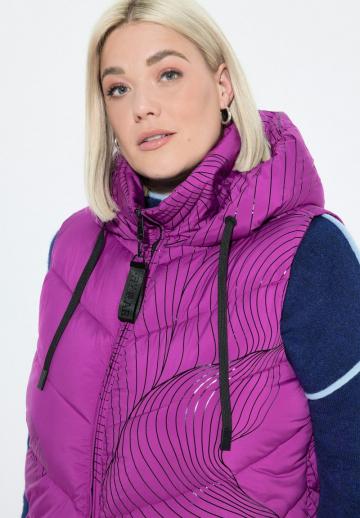 Длинный жилет