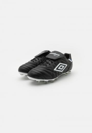 Футбольные бутсы