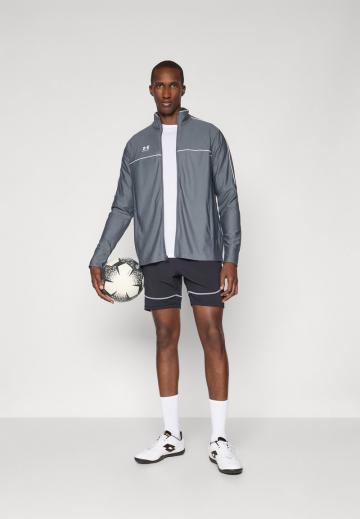 Спортивная куртка