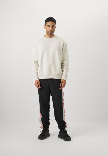 Спортивная кофта