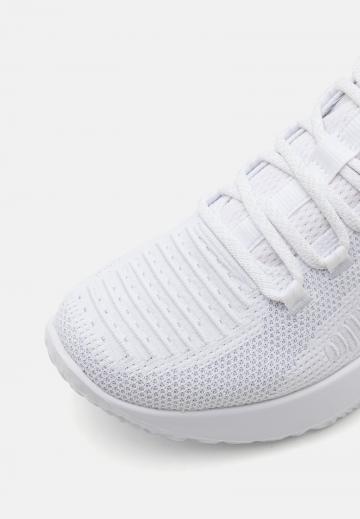 Тренировочные кроссовки